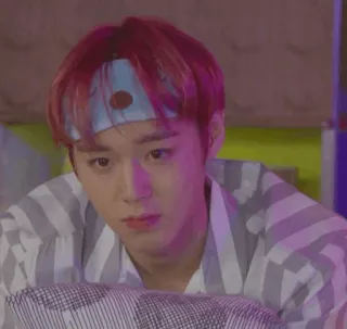 💸 25861798 사람, 인물사진, 클로즈업, 실내 telegram sticker