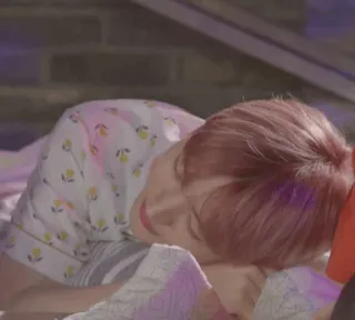 🎐 f6c5444e 잠, 사람, 침대, 침실, 휴식 telegram sticker