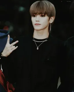 🍸 085cfdd3 K-pop, Koreański, Idol, Męski, Piosenkarz, Wykonawca, Moda telegram sticker