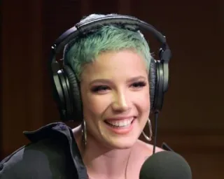 •Halsey🍒 @littleyellow whatsapp stickers