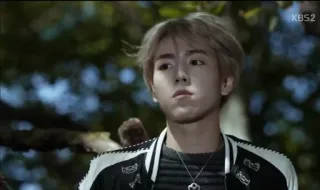 🍸 06ed9cf3 potret, orang, pria, K-pop, muda, penyanyi, aktor telegram sticker