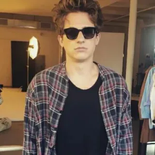 🌿 5eafcecd ผู้ชาย, แว่นกันแดด, เสื้อเชิ้ตผ้าสักหลาด, ลำลอง, ภาพเหมือน, สตูดิโอ whatsapp sticker