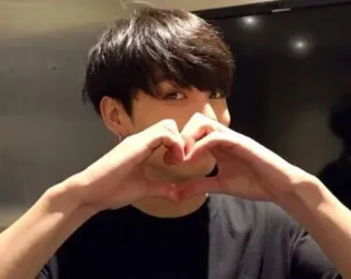 💕 ebb5e21f persona, corazón con las manos, amor, k-pop, gesto, retrato telegram sticker