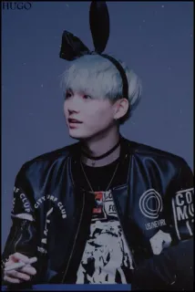 🥂 e528bcd3 CITY SURF CLUB 사람, 토끼 귀, 재킷, 인물 사진, k팝 whatsapp sticker