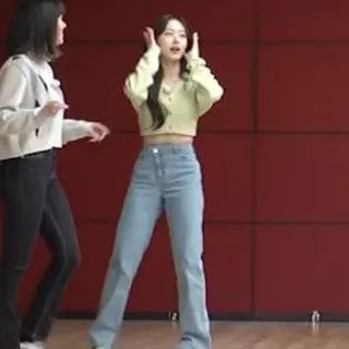 🦄 c8f851c4 wanita, jeans, mode, pakaian, pose, orang whatsapp sticker