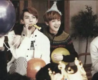 🎉 2ced4784 вечеринка, шары, праздник, люди, дружба, день рождения, праздничный telegram sticker