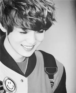 😁 3dcb2d8d человек, улыбается, куртка, мода telegram sticker