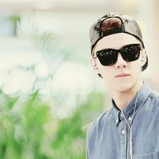 😎 507737f0 солнцезащитные очки, мужчина, портрет, шляпа, человек, мода, стиль telegram sticker