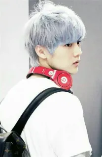 😐 66b1930f человек, наушники, рюкзак, портрет, корейский, азиатский, волосы telegram sticker