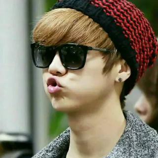 💋 afa2268b человек, солнцезащитные очки, шапка, портрет, мода, стиль telegram sticker