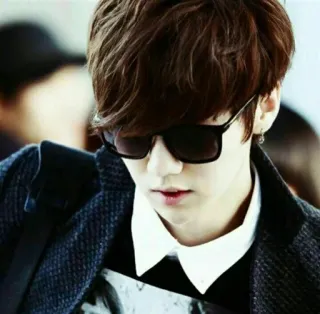 😎 f32715c8 человек, солнцезащитные очки, мужчина, кэжуал, мода, стиль telegram sticker