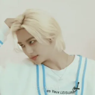 🪡 7a9d69da les Yeux LEISURE man, male, portrait, blonde hair, eyes telegram sticker