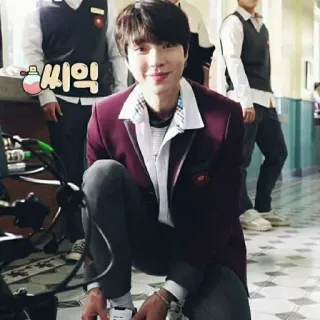 🥶 efcc8d8a 씨익 Корейский, Школьная форма, Студент, Азиатский whatsapp sticker