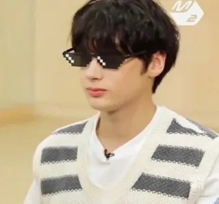 😎 bfcc1df4 orang, kacamata hitam, pria, pixelated, kacamata telegram sticker