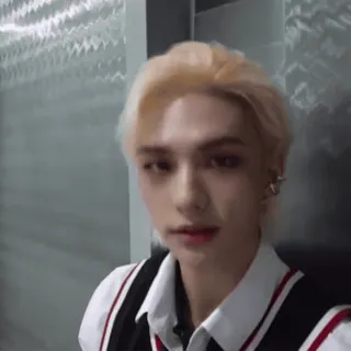 🫦 4f1490eb telegram sticker