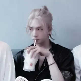 𝅄 ャﾞ 𝐡𝐲𝐮𝐧𝐣𝐢𝐧. ;: @smstickerr telegram stickers