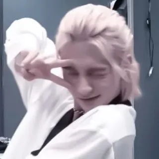 💗 cf302c4d kpop, idol, asiático, sinal de paz, selfie, retrato telegram sticker
