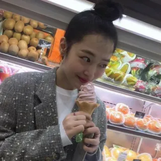 👀 098645ec mujer, helado, fruta, comida, compras telegram sticker