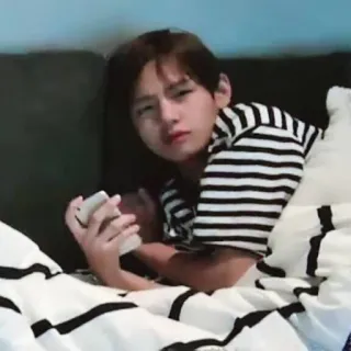 😳 1908d846 Kim Tae-hyung pessoa, homem, kpop, BTS, ídolo, celebridade telegram sticker