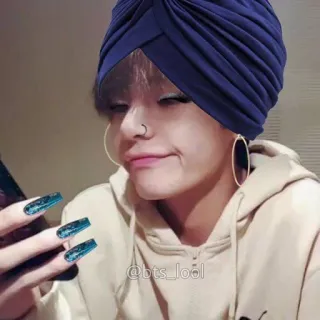 😒 91d8a5d4 @bts_loal Pessoa, Maquiagem, Argolas, Unhas, Turbante telegram sticker