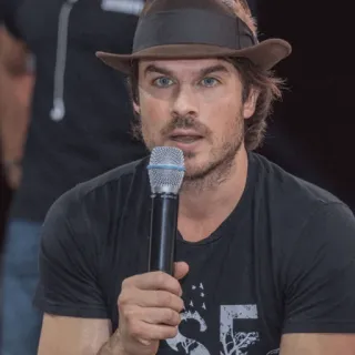 🖤 78b63fb6 Ian Somerhalder acteur, man, hoed, microfoon telegram sticker