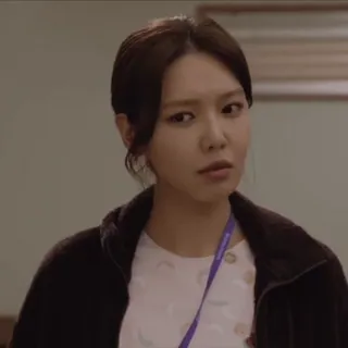 🤔 b959562f vrouw, portret, persoon, kantoor, serieus telegram sticker