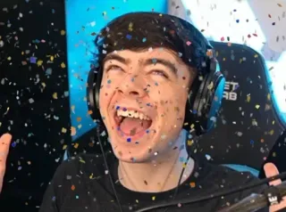 🌟 673689e7 confete, celebração, alegria, excitação, homem, gamer, retrato telegram sticker