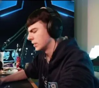 🌟 77b00160 telegram sticker