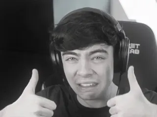 🌟 b68178d7 pessoa, homem, polegar para cima, fone de ouvido, gamer telegram sticker