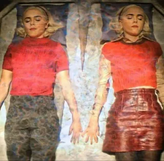 😪 50e0315f Sabrina Spellman Chilling Adventures of Sabrina TV 프로그램, 초자연, 넷플릭스, 청춘 드라마, 공포, 판타지, 마법 whatsapp sticker