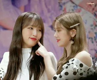 💙 2dad6ffe mulheres, asiática, kpop, amizade, retrato, sorriso telegram sticker