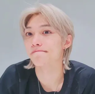 😶 291ee5a8 Felix kpop, felix, stray kids, idol, sänger, blonde haare, vokuhila telegram sticker