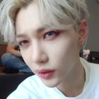 🤨 6004e5f9 Felix kpop, idol, sänger, stray kids, porträt, gesicht telegram sticker