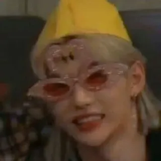 😎 70b99bdf Felix K-Pop, Stray Kids, Brille, Hut telegram sticker
