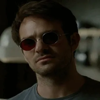 🕶 4946ebee Daredevil мужчина, солнцезащитные очки, портрет, телешоу, marvel, сорвиголова, чарли кокс telegram sticker