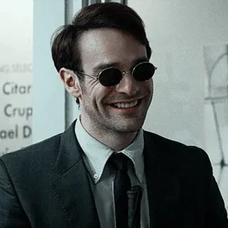 🕶 53b16603 Matt Murdock Daredevil Сорвиголова, Мэтт Мердок, Чарли Кокс, Адвокат, Marvel, Улыбка telegram sticker