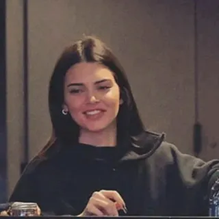 ✨ 2699ea8c Kendall Jenner retrato, mulher, celebridade, pessoa, sorriso whatsapp sticker