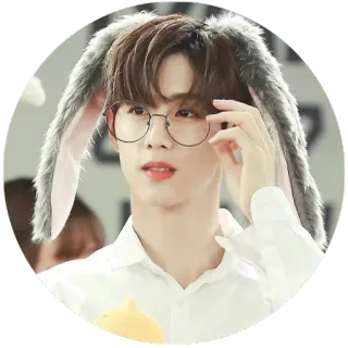 😄 fdcc7bf8 人, 眼镜, 兔耳朵, 可爱, 年轻, 风格 telegram sticker