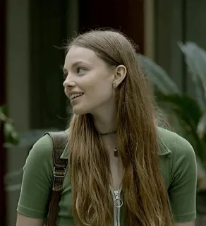 👣 32b5bc46 femme, portrait, fille, personne, ado, jeune, blonde, décontracté whatsapp sticker