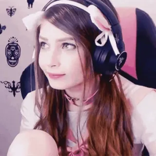 👌 4293915b vrouw, koptelefoon, kattenoortjes, glimlach, portret, brunette telegram sticker