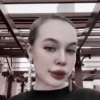 🍷 5e8c851a mujer, pendientes, joyas, retrato, femenina, cara whatsapp sticker