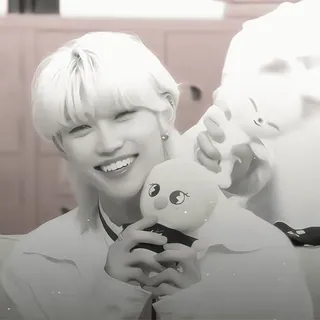 🌼 be9b0049 Felix kpop, ไอดอล, stray kids, felix, น่ารัก, แฟนอาร์ต whatsapp sticker