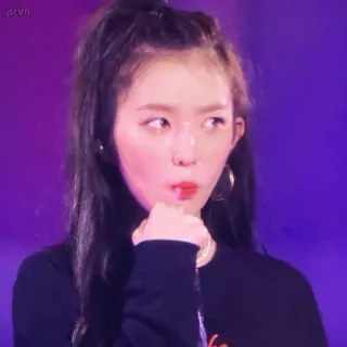 🧚‍♀ 47f4f1f1 kobieta, lizak, K-pop, piosenkarka, portret, osoba, gwiazda telegram sticker