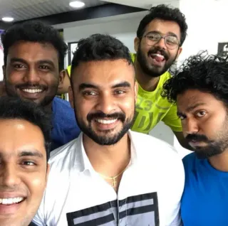 😃 092aa864 people, selfie, group, friends, portrait, men telegram sticker