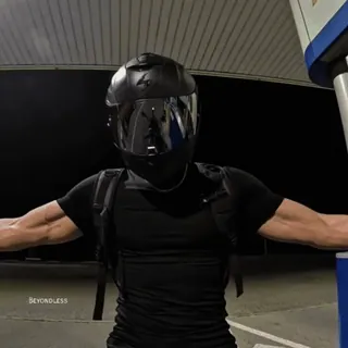 🌟 8b3c3152 BEYONDLESS helm, motor, malam, luar ruangan, gelap, streetwear telegram sticker