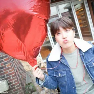😘 022b2368 J-Hope 韩流, 防弹少年团, J-Hope, 气球, 心 telegram sticker