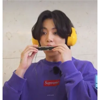 🙂 093f5914 Supreme คน, ผู้ชาย, เพลง, หีบเพลง, หูฟัง whatsapp sticker