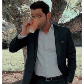 🙂 7913ac04 Lucifer Morningstar Lucifer Lucifer, Tom Ellis, Lucifer Morningstar, TV Serie, Duivel, Man, Drinken, Pak telegram sticker