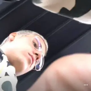 😶 286b77b4 telegram sticker