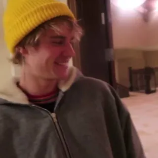 😄 ac377be6 Justin Bieber 유명인, 가수, 사람, 남성, 모자, 재킷 telegram sticker